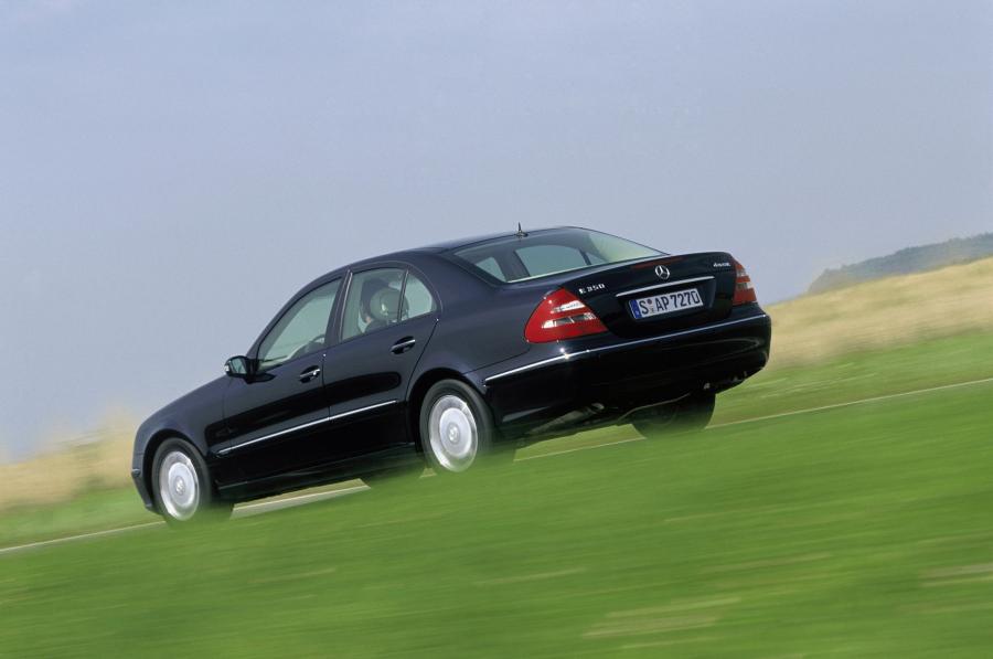  Mercedes-Benz E-Class 2002 года  (фото 88 из 448)